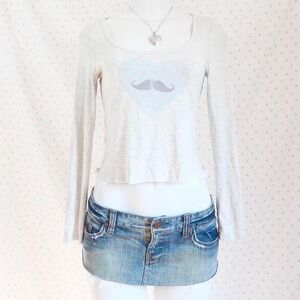 grey long sleeve crop top heart mustache graphic scoop neck y2k